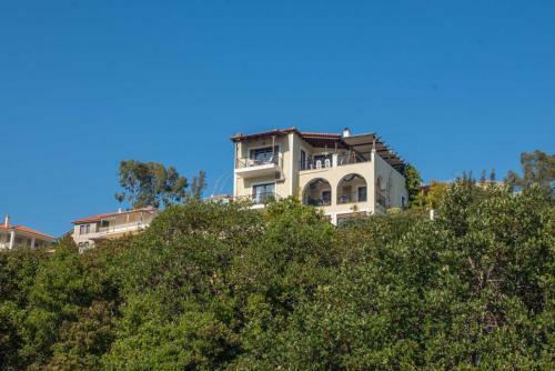 Floating Villa Near Astros Peloponnese