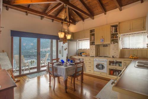 Floating Villa Near Astros Peloponnese