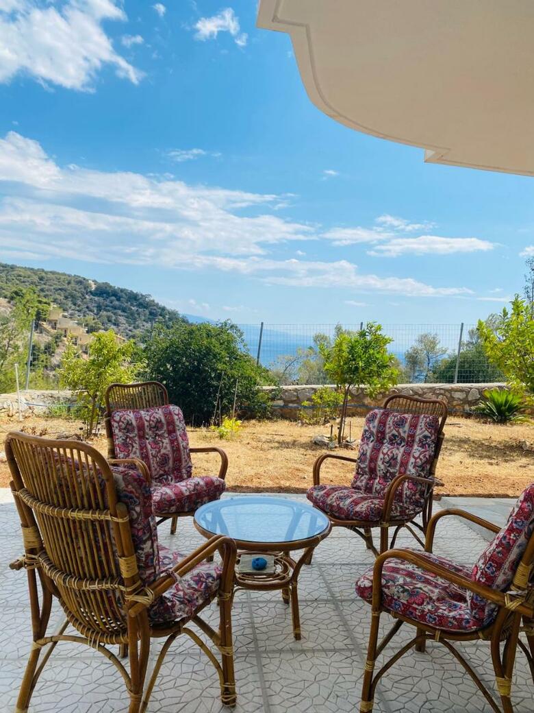 Mikro Amoni Beach Villa