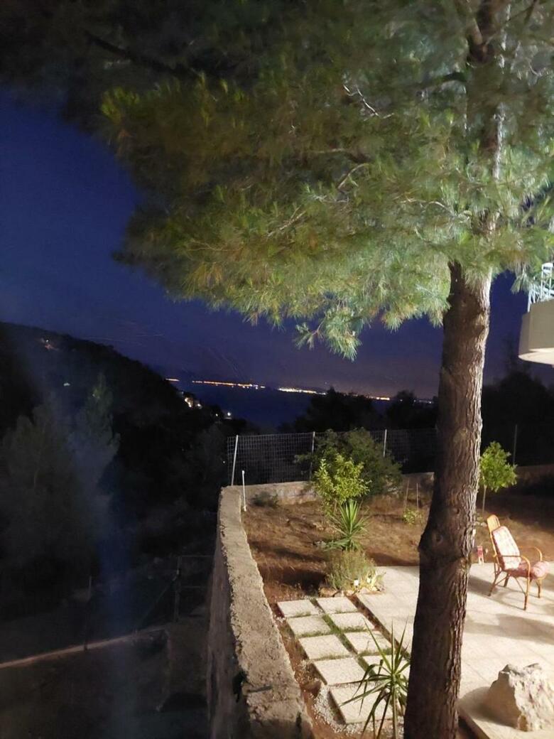 Mikro Amoni Beach Villa