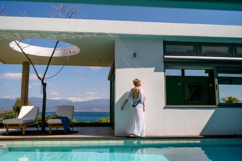 Lefkon Villa By The Sea!