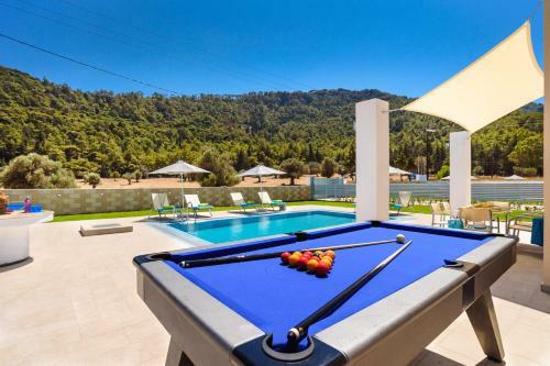 Paleos Hillside Villa