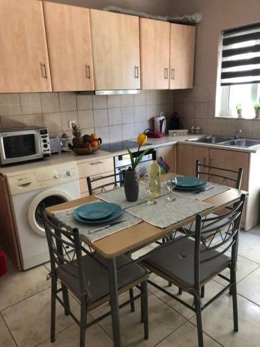 *new* Central Apartment In Ialisos