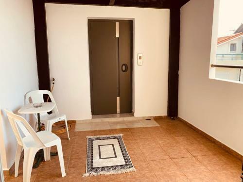 Cozy Violetas Apartment,ideally Located.