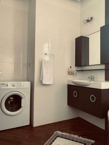 Cozy Violetas Apartment,ideally Located.