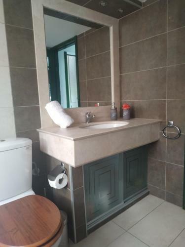 Apartamento Holiday Nest & Parking