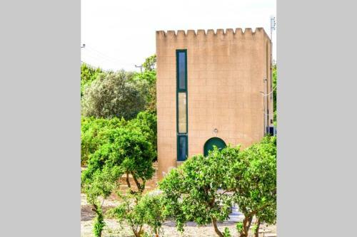 The Tower With The Orange Tree Garden