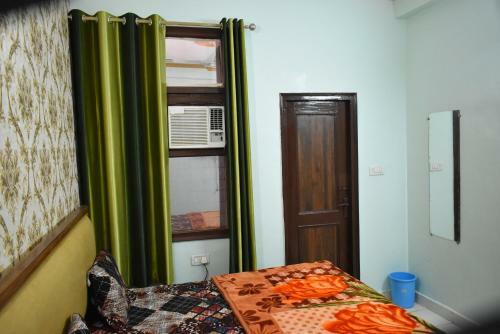 Hotel Shri Krishna Akshay Dham By Wb Inn
