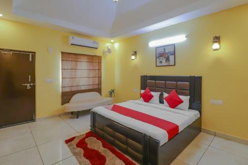 Hotel Oyo 87805 Pushpangan Divine