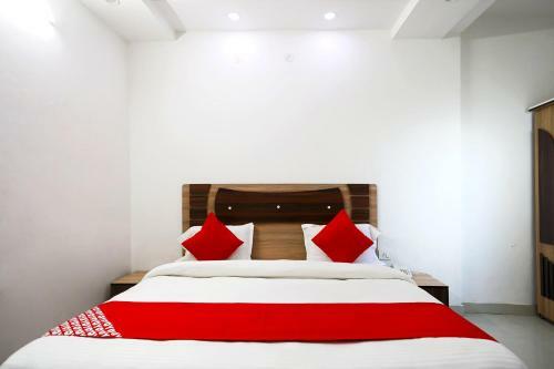 Oyo 46645 Hotel Lotus Palace Vrindavan