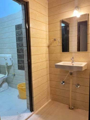 Giridhar Villa , Home Away From Home