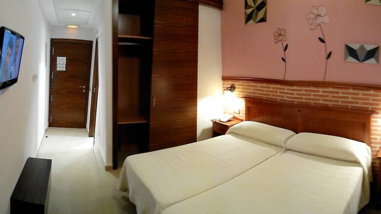 Hotel Toral