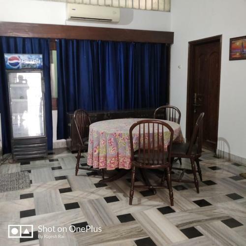 Shri Kunj Home Stay
