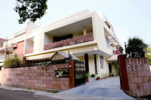 Shri Kunj Home Stay