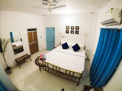 The Hostel Crown Udaipur
