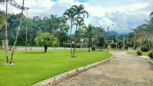Casa Em Ubatuba - Condom�nio Com Acesso Ao Rio Grande