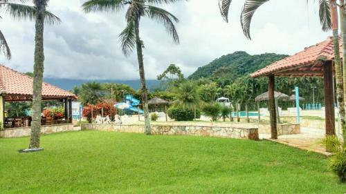 Casa Em Ubatuba - Condom�nio Com Acesso Ao Rio Grande