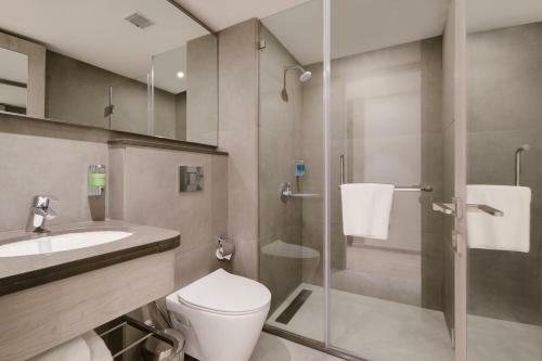 7 Apple Hotel Mahape