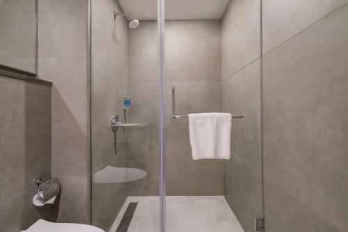 7 Apple Hotel Mahape