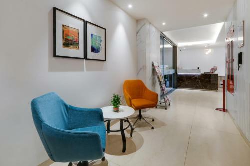 7 Apple Hotel Mahape