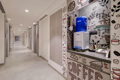 7 Apple Hotel Mahape