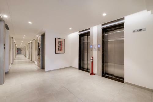 7 Apple Hotel Mahape