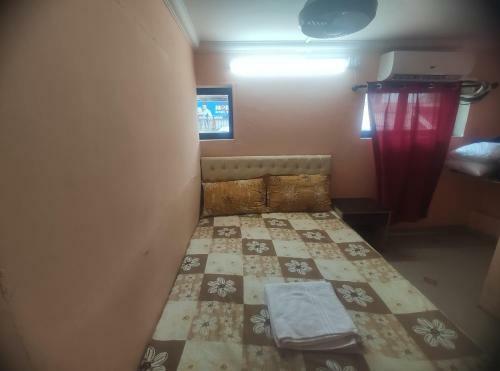 Hotel M G Lodging & Boarding