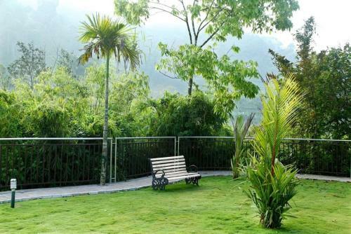 Hotel Thaza Peak View Resort