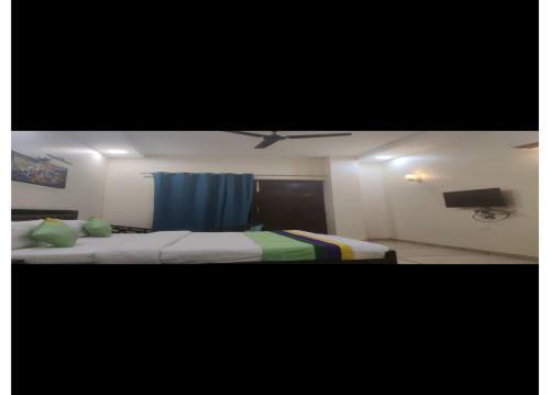 Hotel Townhouse 995 Central Noida