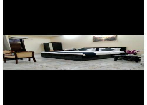 Hotel Townhouse 995 Central Noida