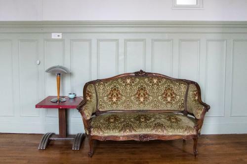 Hostal La Pension Du Mar�chal Chambres Priv�es