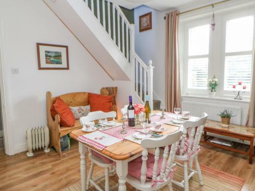 5 Cruddas Terrace