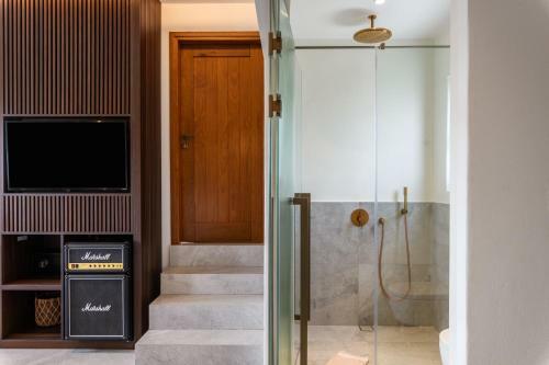 Charisma Hotel And Wellness Suites