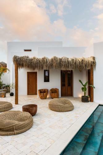 Charisma Hotel And Wellness Suites