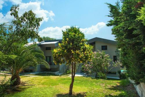 Apartments Sani Woods, Sani