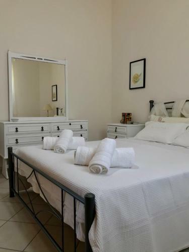 Alpha Apartment, Ireon Samos