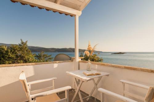 Seaview Apartment & Studio