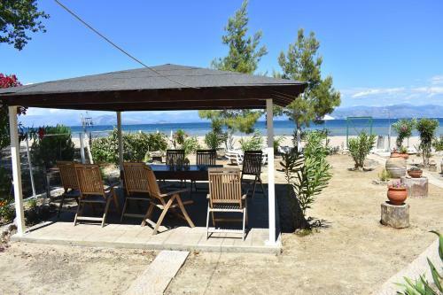 Apartamento Bouka Beachfront Bungalows
