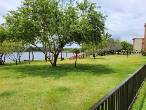 Apartamento Duplex 3 Su�tes Em Guarajuba Ba - Para�so Das �guas