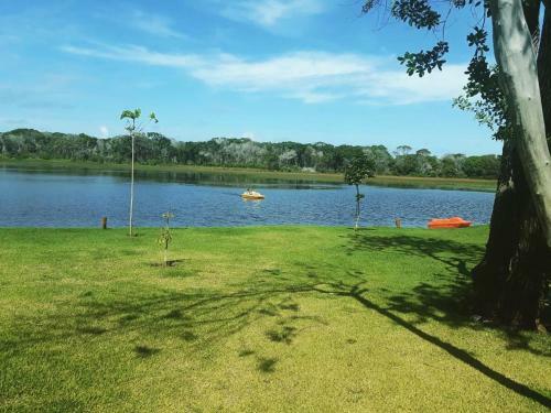 Apartamento Duplex 3 Su�tes Em Guarajuba Ba - Para�so Das �guas