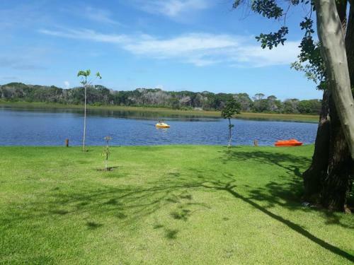 Apartamento Duplex 3 Su�tes Em Guarajuba Ba - Para�so Das �guas