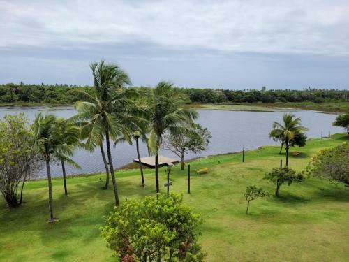 Apartamento Duplex 3 Su�tes Em Guarajuba Ba - Para�so Das �guas