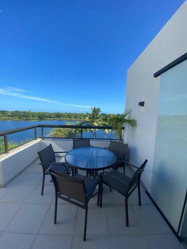 Apartamento Duplex 3 Su�tes Em Guarajuba Ba - Para�so Das �guas