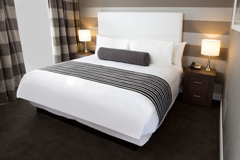 Hotel Sandmanedmonton West