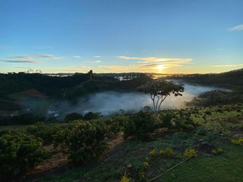 S�tio Por Do Sol - Pedra Azul - Es