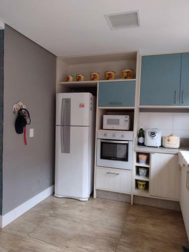 Condom�nio Las Olas. Casa � Beira Mar Em Imb�.
