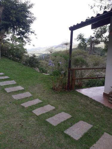 Casa Da Ro�a No Vale Das Videiras -araras