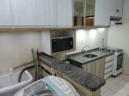 Apartamento Apto 2 Quartos No Centro De Bombinhas, 130 Metros Praia