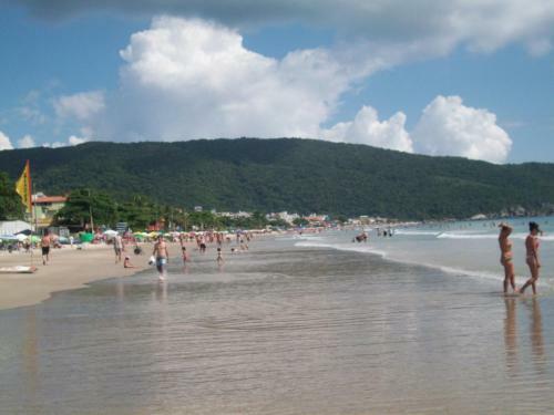 Apartamento Apto 2 Quartos No Centro De Bombinhas, 130 Metros Praia