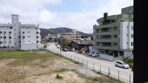 Apartamento Apto Em Bombinhas 300m Do Mar